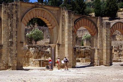 Entrada a las ruinas de la ciudad palaciega de Medina Azahara